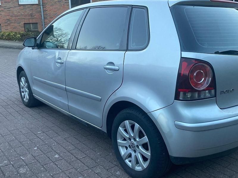 Gebraucht VW Polo 80 PS (58 kW) 2006 Silber Kleinwagen