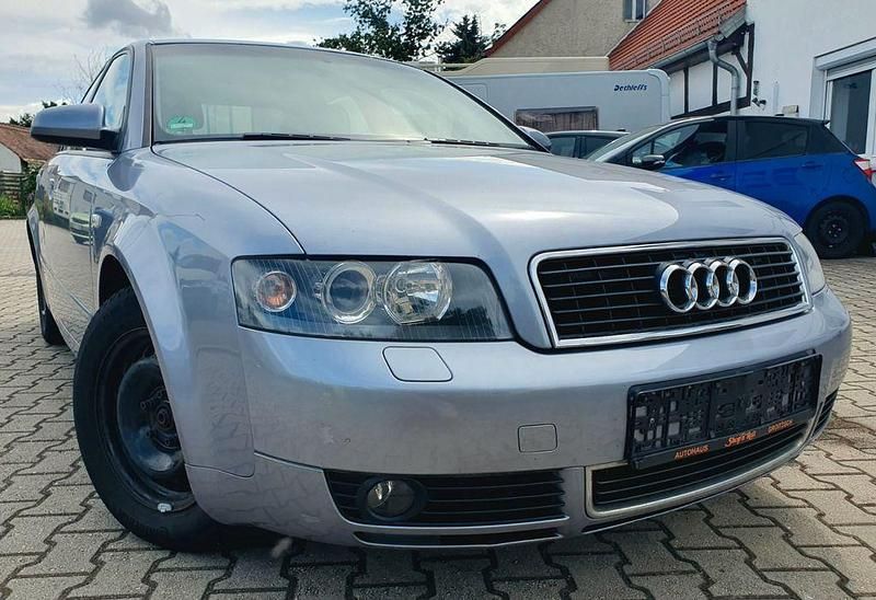 Silber Gebraucht 2004 Audi A4 Limousine | 1.299 € (Superpreis) - Bild 1/4