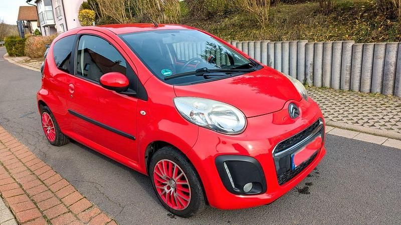 Rot Gebraucht 2013 Citroën C1 SELECTION Kleinwagen | 3.500 € (Fairer Preis) - Bild 1/4