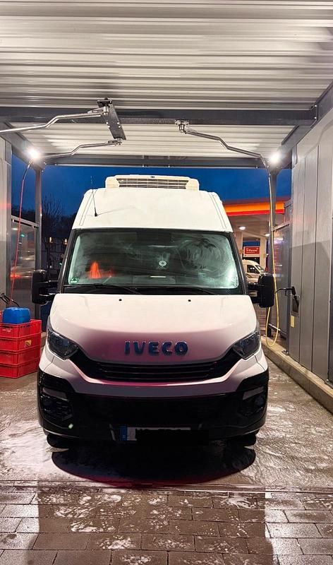 Gebraucht Iveco Daily 2018 Weiß Limousine