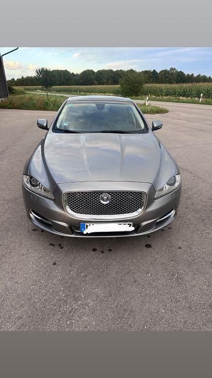 Gebraucht Jaguar XJ Luxury 275 PS (202 kW) 2011 Silber Limousine