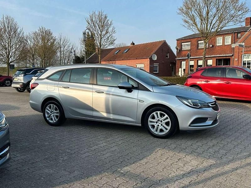 Gebraucht Opel Astra Edition 110 PS (80 kW) 2018 Silber Kombi