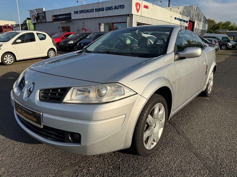 Grau Gebraucht 2006 Renault Mégane Cabriolet Dynamique Cabrio | 2.950 € (Etwas zu teuer) - Bild 1/4