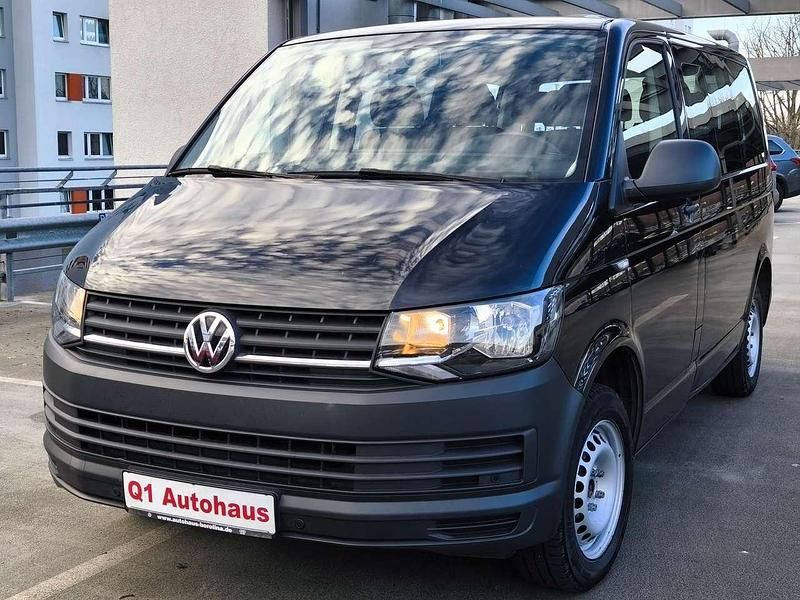 Gebraucht VW Transporter 150 PS (110 kW) 2019 Deep black perleffekt Van