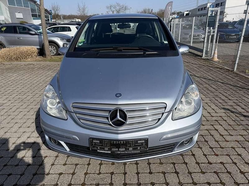 Gebraucht Mercedes B150 95 PS (69 kW) 2007 Silber Van / Kleinbus