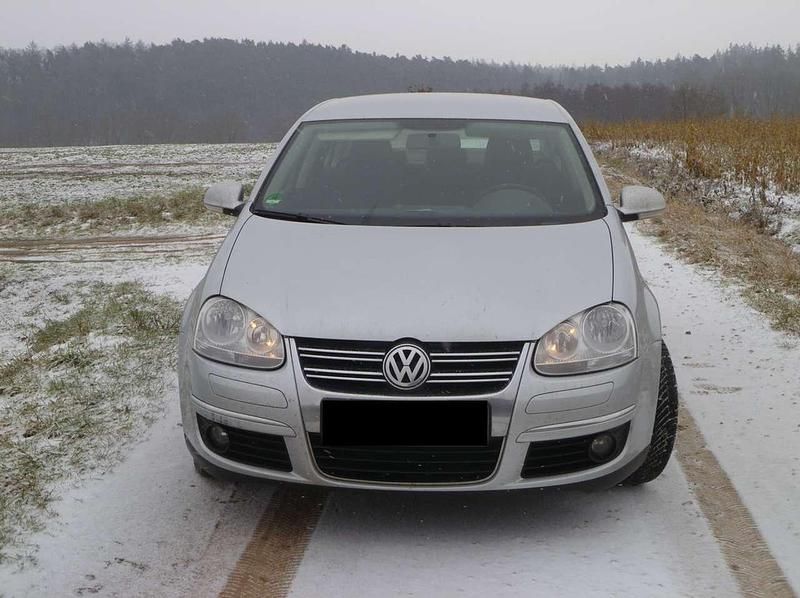 Gebraucht VW Jetta Trendline 122 PS (89 kW) 2009 Silber Limousine