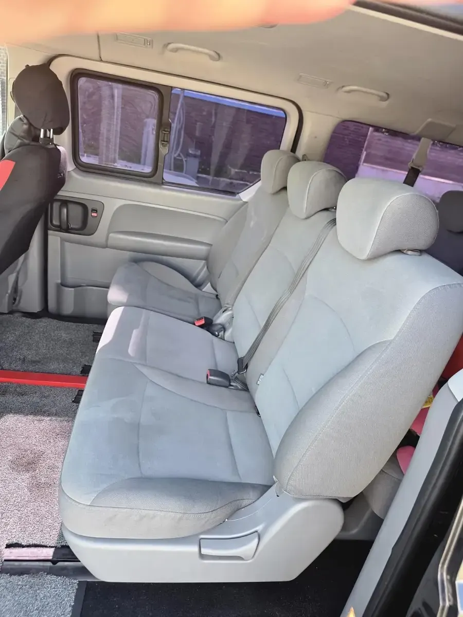 Gebraucht Hyundai H-1 170 PS (125 kW) 2012 Schwarz Van / Kleinbus