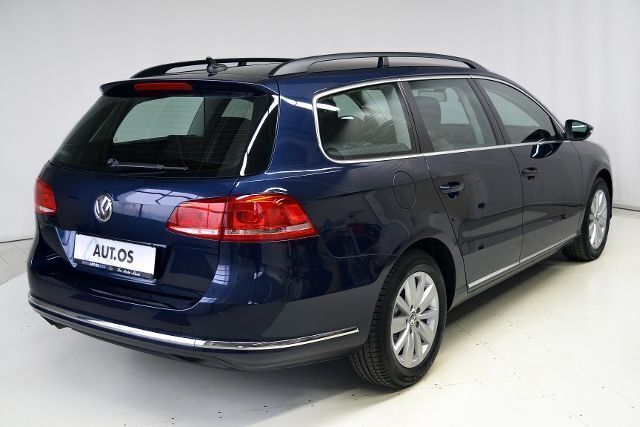 Gebraucht VW Passat Comfortline 140 PS (102 kW) 2013 Blau metallic Kombi