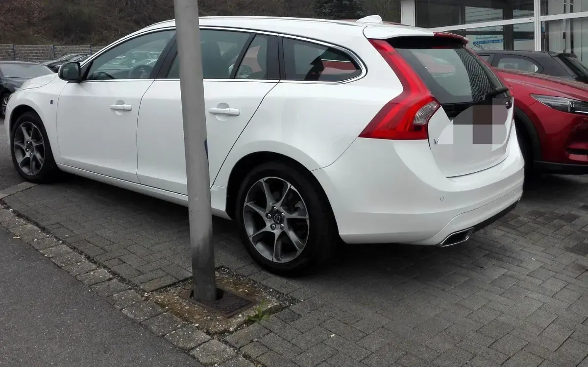 Gebraucht Volvo V60 Ocean Race 224 PS (164 kW) 2015 Weiß Kombi
