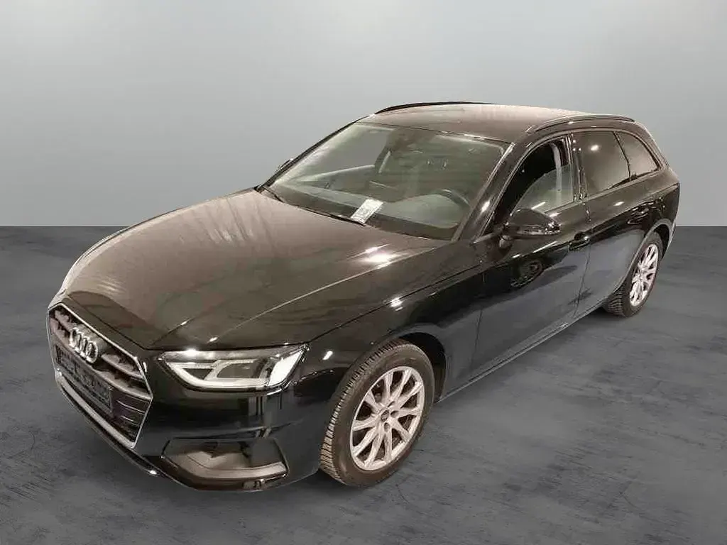 Gebraucht Audi A4 Basis 150 PS (110 kW) 2022 Mythosschwarz metallic Kombi
