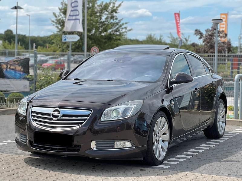 Braun Gebraucht 2010 Opel Insignia Exklusiv Limousine | 4.500 € (Superpreis) - Bild 1/4