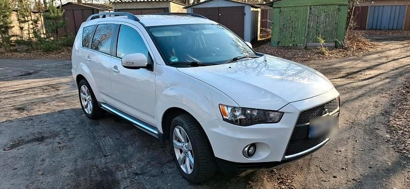 Gebraucht Mitsubishi Outlander 147 PS (108 kW) 2011 Weiß SUV
