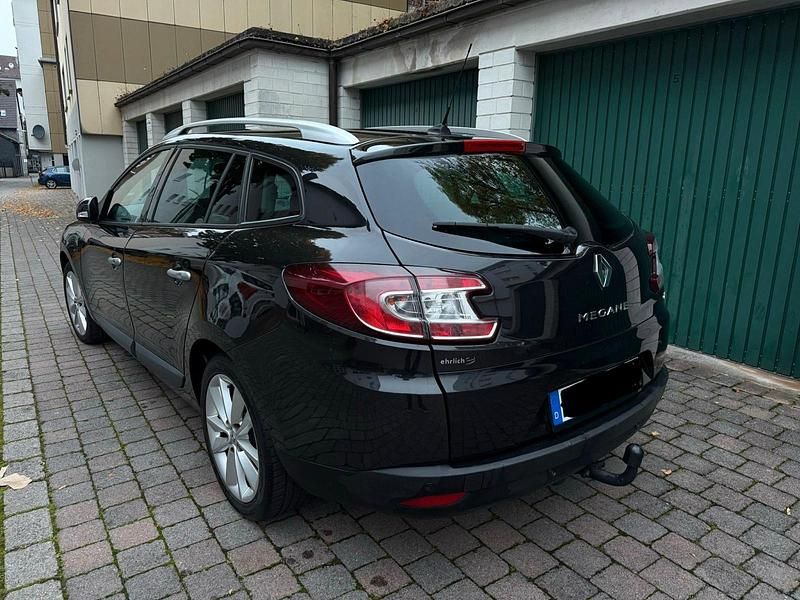 Schwarz Gebraucht 2010 Renault Mégane GrandTour Kombi | 3.299 € (Guter Preis) - Bild 1/4