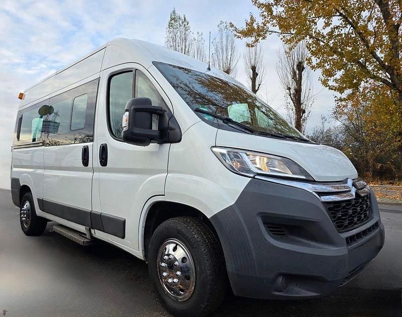 Weiß Gebraucht 2017 Citroën Jumper Van / Kleinbus | 13.480 € (Teuer) - Bild 1/4