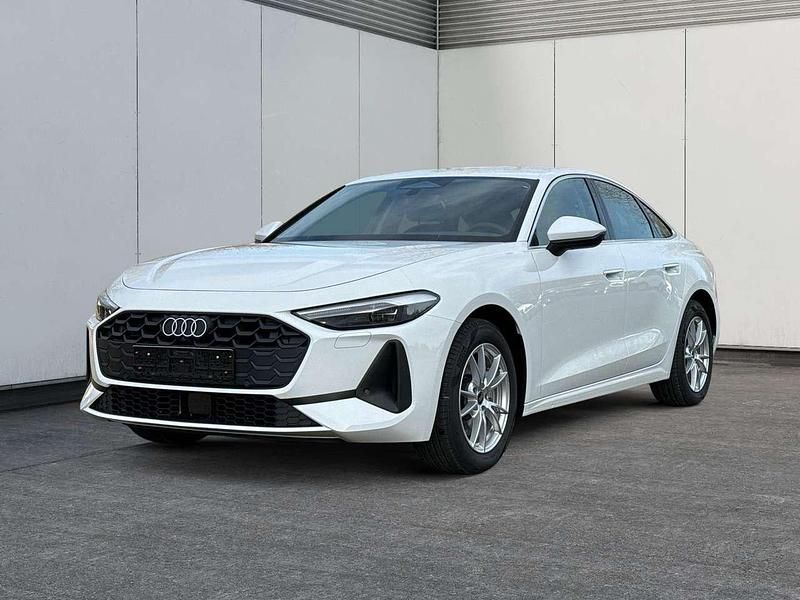 Neu Audi A5 Basis 204 PS (150 kW) 2025 Arkonaweiß Coupé