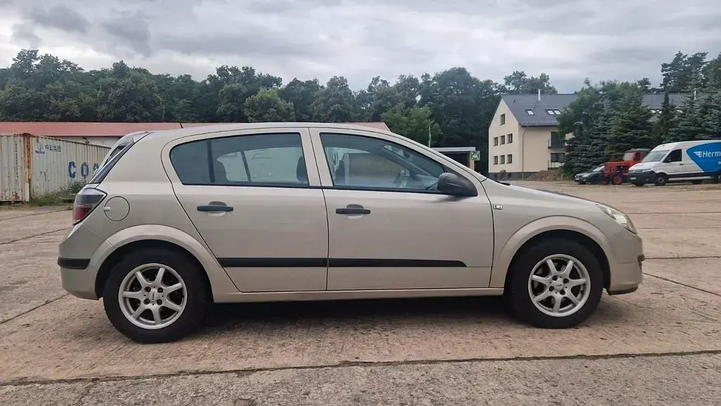 Gebraucht Opel Astra Basis 105 PS (77 kW) 2005 Grau Limousine