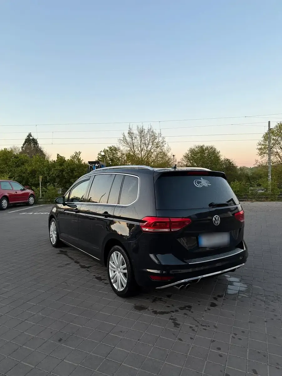 Gebraucht VW Touran R-line 190 PS (139 kW) 2016 Schwarz Van / Kleinbus