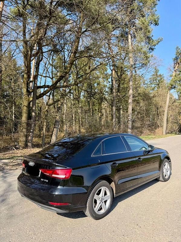 Gebraucht Audi A3 116 PS (85 kW) 2018 Schwarz Limousine