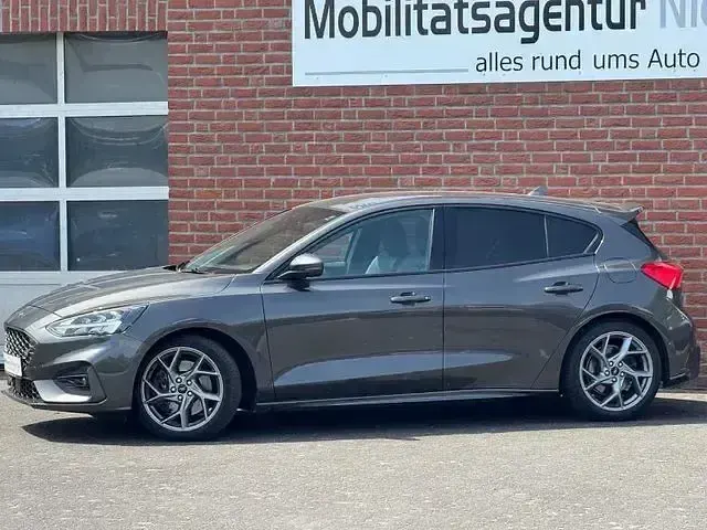 Gebraucht Ford Focus Performance Edition 280 PS (205 kW) 2021 Grau Limousine