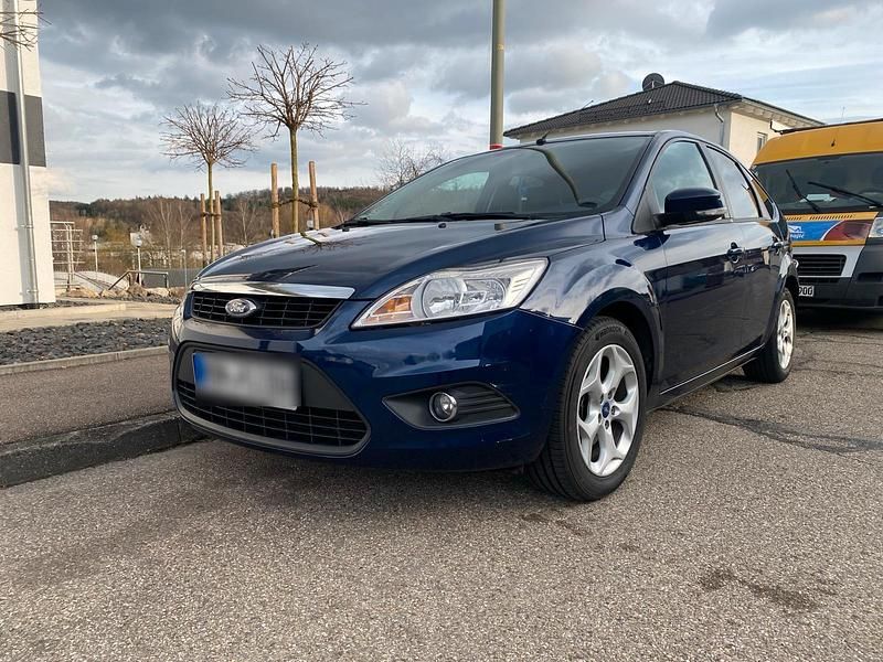Blau Gebraucht 2011 Ford Focus Kleinwagen | 2.350 € (Guter Preis) - Bild 1/4