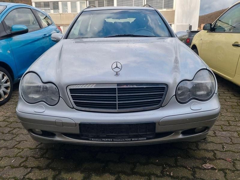 Gebraucht Mercedes C220 Classic 143 PS (105 kW) 2002 Silber Kombi