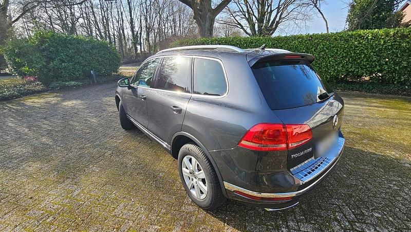 Gebraucht VW Touareg 262 PS (192 kW) 2015 Grau SUV
