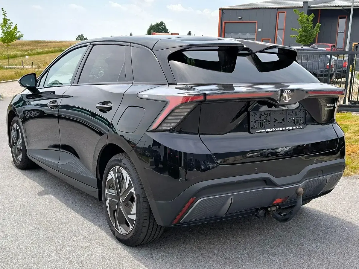 Gebraucht MG MG4 EV Luxury 150 kW (204 PS) 2022 Schwarz Kleinwagen