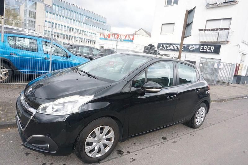 Gebraucht Peugeot 208 Active 82 PS (60 kW) 2017 Schwarz Kleinwagen