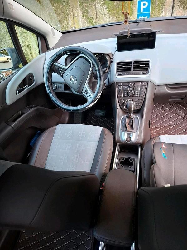 Gebraucht Opel Meriva 140 PS (102 kW) 2011 Andere farben Van / Kleinbus