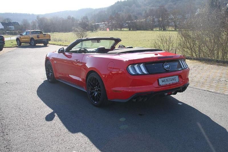 Gebraucht Ford Mustang GT Convertible 450 PS (330 kW) 2019 Racerot Cabrio