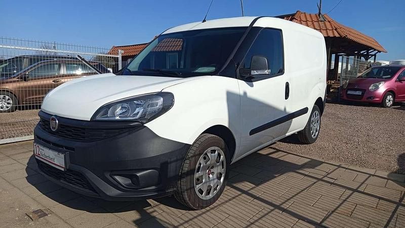 Gebraucht Fiat Doblò 95 PS (69 kW) 2019 Weiß Van / Kleinbus