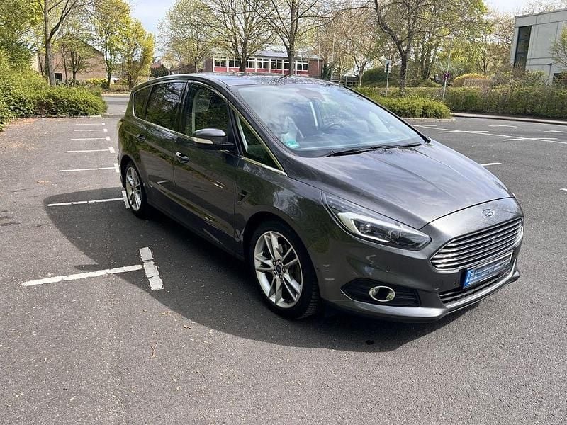Second-hand Ford S-MAX Titanium 241 CP (177 kW) 2017 Gri Monovolum