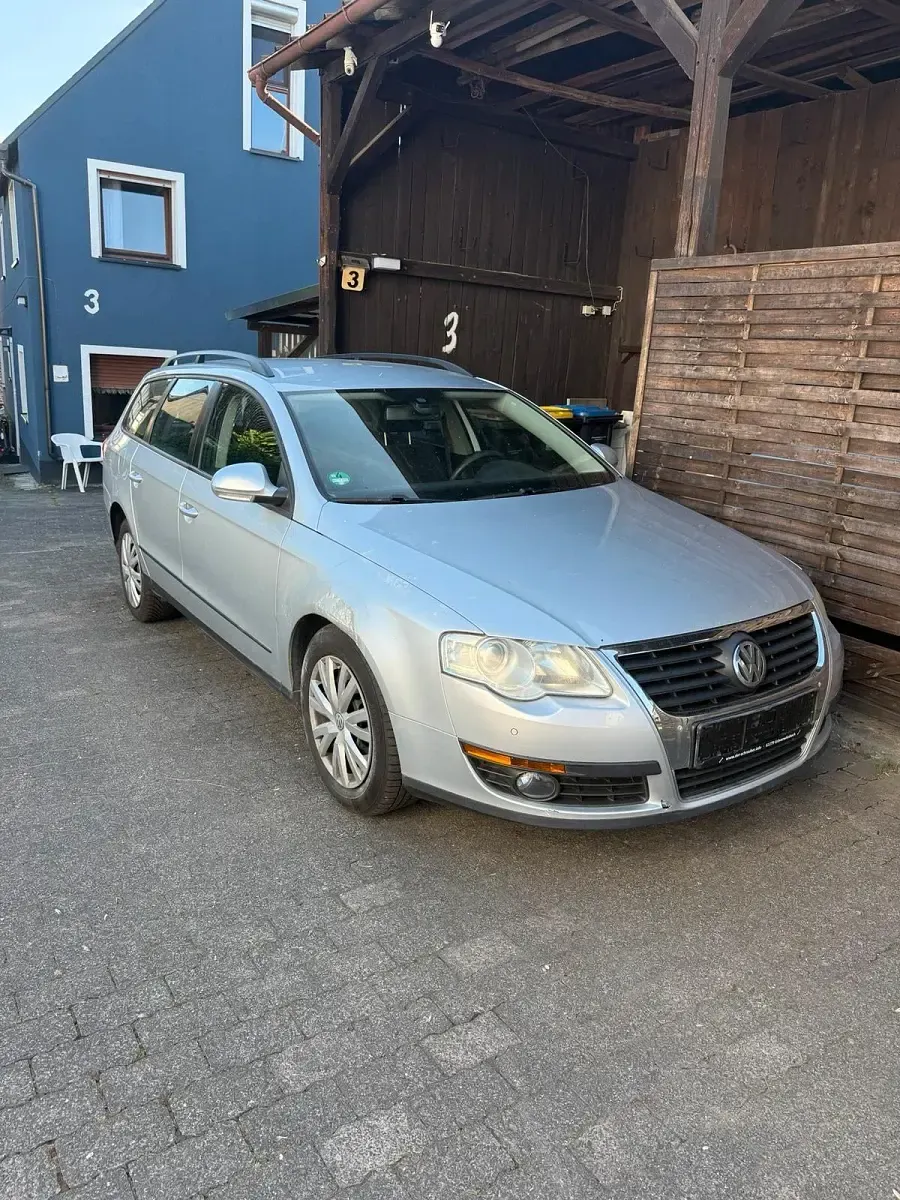 Gebraucht VW Passat 140 PS (102 kW) 2009 Silber Kombi