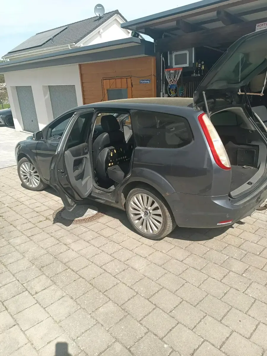 Gebraucht Ford Focus 125 PS (91 kW) 2009 Blau Kombi