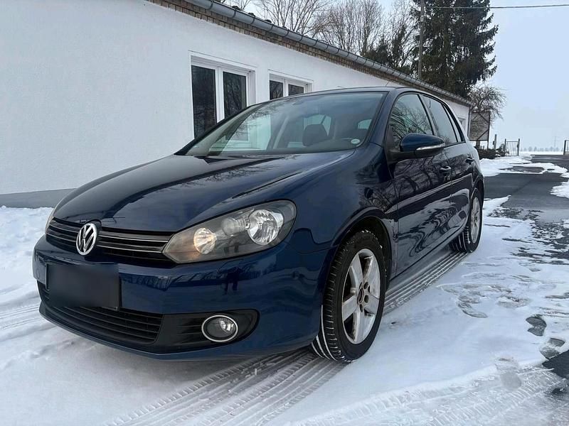 Gebraucht VW Golf VI 105 PS (77 kW) 2011 Schwarz Kleinwagen