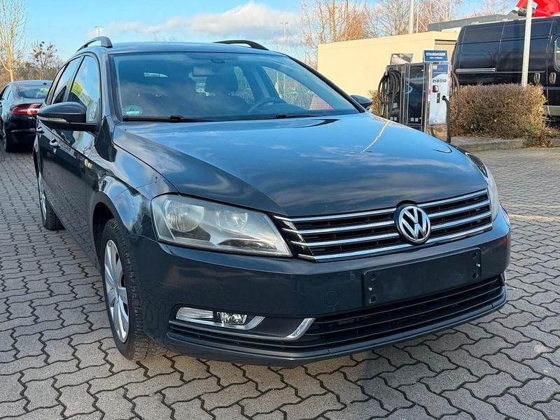 Gebraucht VW Passat Trendline 150 PS (110 kW) 2012 Grau Kombi