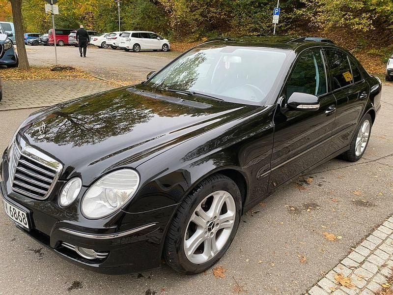 Schwarz Gebraucht 2008 Mercedes E220 Avantgarde Limousine | 6.900 € (Fairer Preis) - Bild 1/4
