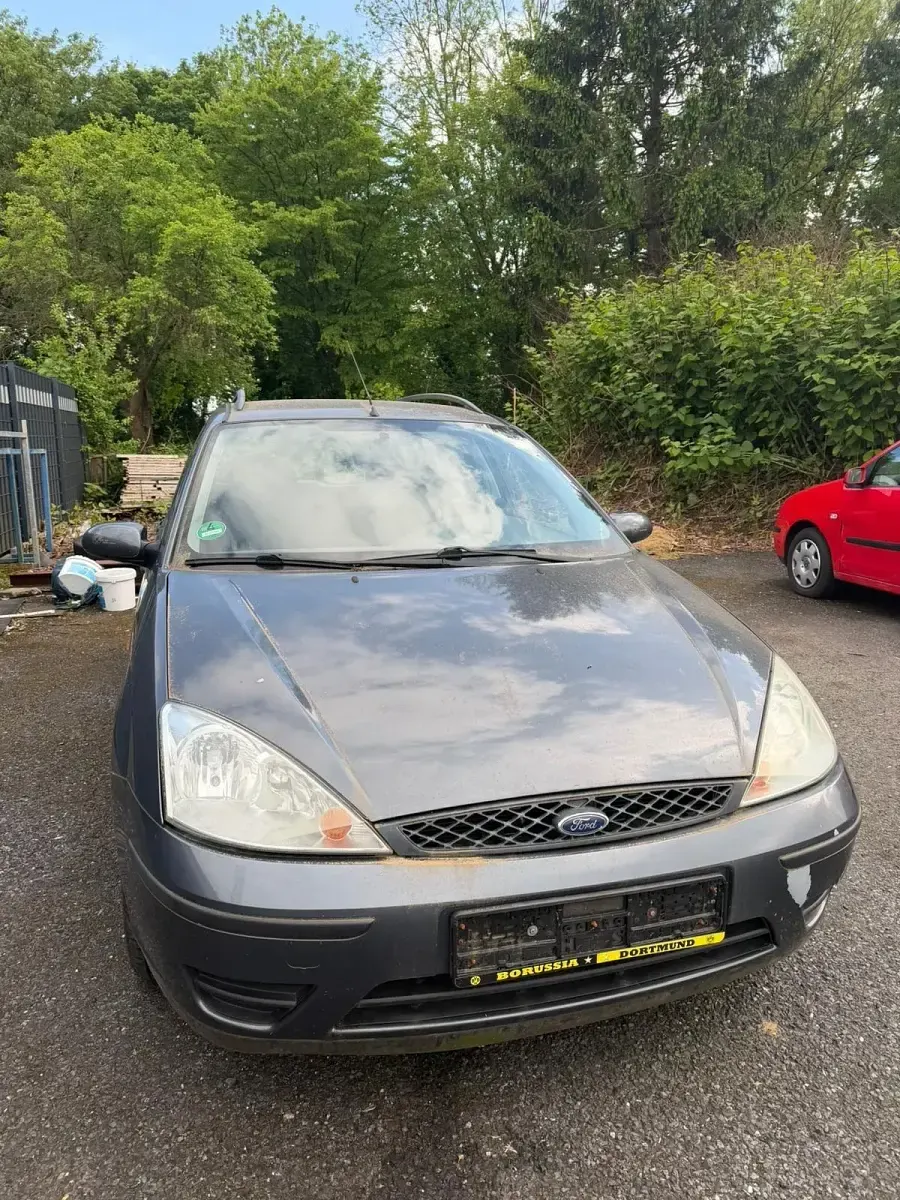 Gebraucht Ford Focus 101 PS (74 kW) 2004 Grau Kombi