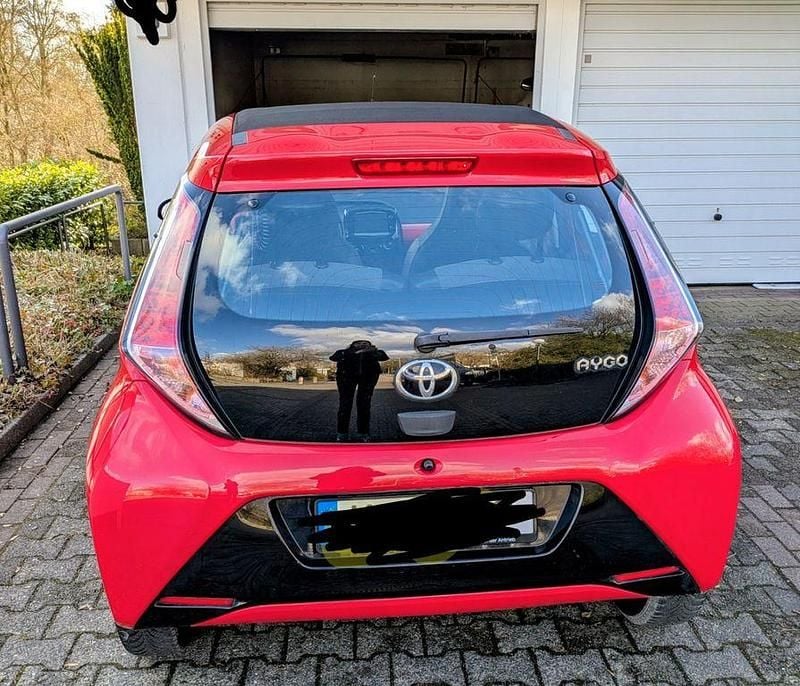 Gebraucht Toyota Aygo X-wave 69 PS (50 kW) 2017 Rot Kleinwagen