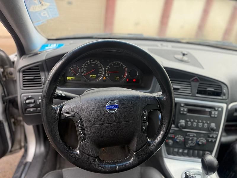 Gebraucht Volvo V70 Kinetic 140 PS (102 kW) 2004 Silber Kombi