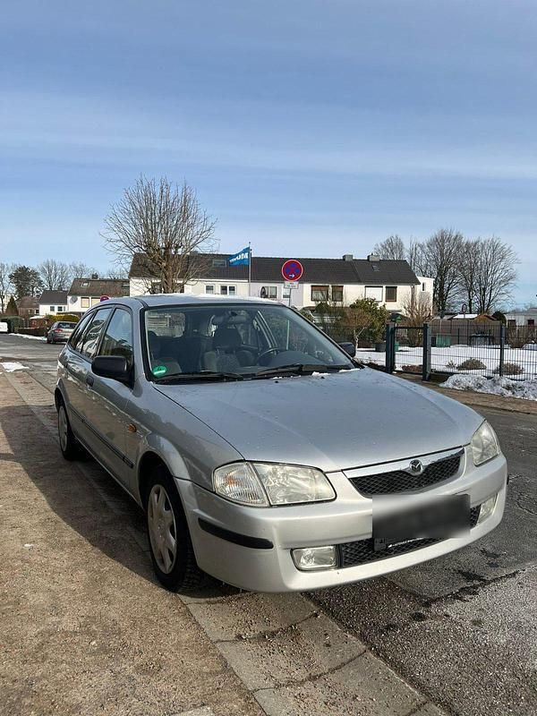 Gebraucht Mazda 323F 88 PS (64 kW) 1999 Silber Kleinwagen