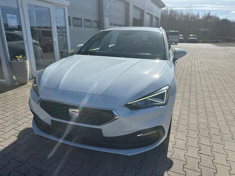 Gebraucht Seat Leon Style 150 PS (110 kW) 2022 Weiß Limousine