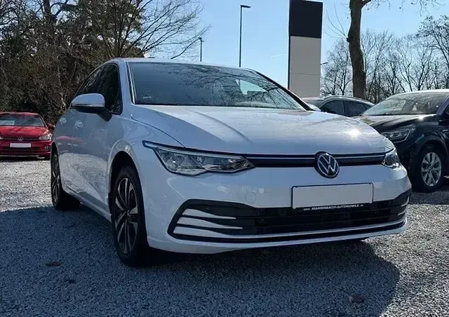 Gebraucht VW Golf VII United 150 PS (110 kW) 2021 Weiß Kleinwagen