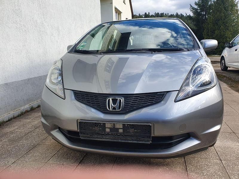 Gebraucht Honda Jazz Trend 90 PS (66 kW) 2010 Grau Kleinwagen