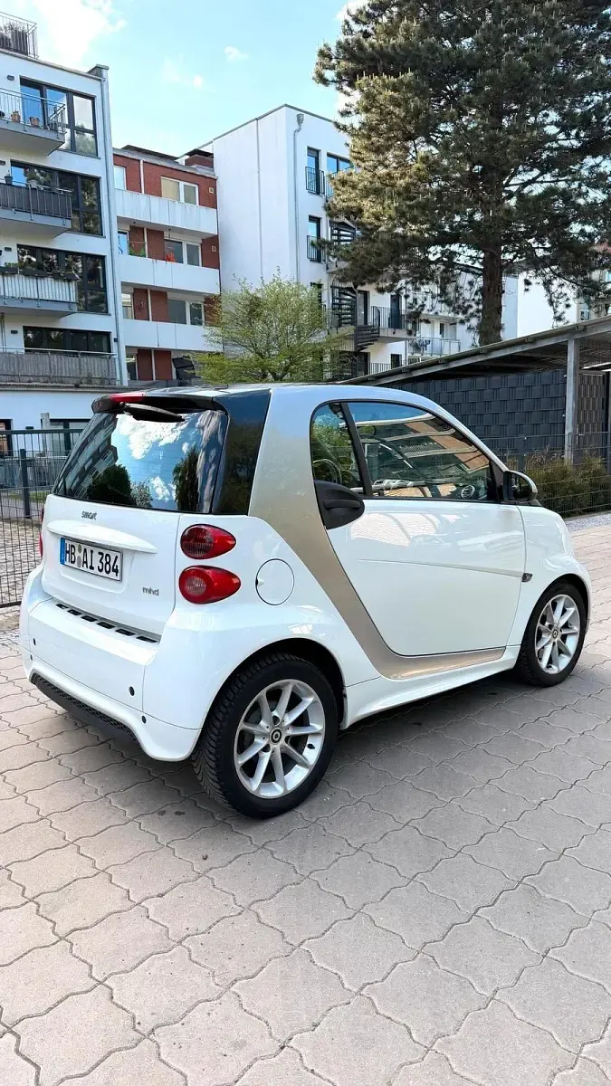 Gebraucht Smart ForTwo Coupé Passion 71 PS (52 kW) 2012 Weiß Coupé