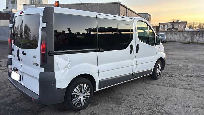 Gebraucht 2005 Renault Trafic Van / Kleinbus | 2.650 € - Bild 1/4