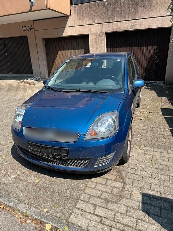 Blau Gebraucht 2008 Ford Fiesta Kleinwagen | 500 € - Bild 1/4