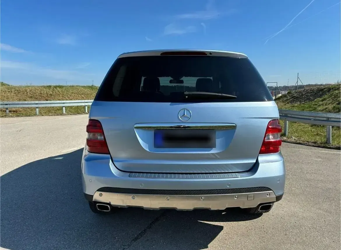 Gebraucht Mercedes ML320 224 PS (164 kW) 2008 Blau SUV