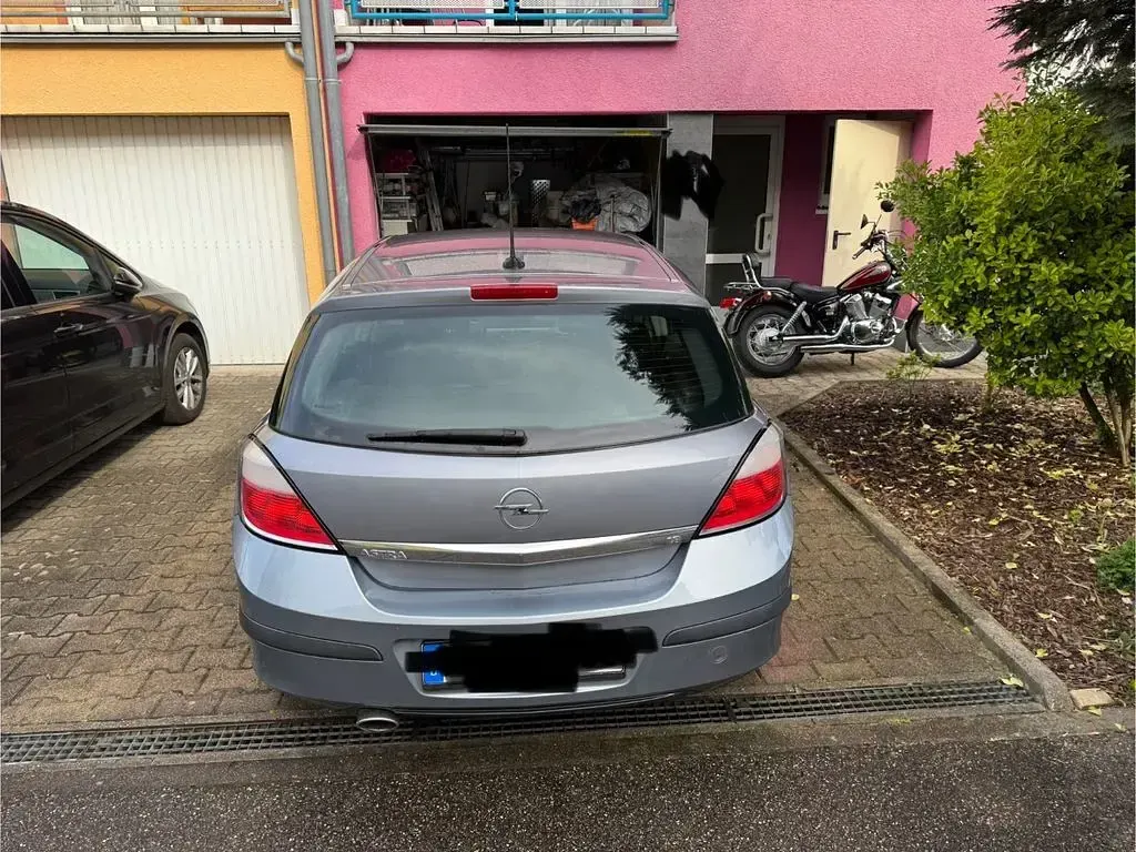Gebraucht Opel Astra 125 PS (91 kW) 2004 Silber Limousine