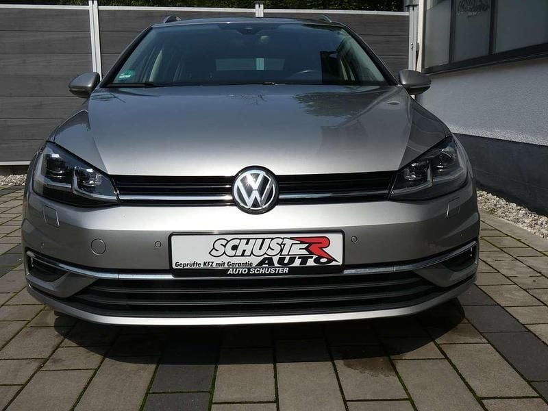 Tungsten silver Gebraucht 2018 VW Golf VII Sound Kombi | 13.555 € (Fairer Preis) - Bild 1/4